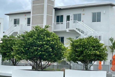 Condominio en Doral, Florida, 3 dormitorios  № 2011181