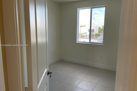 Condominio en alquiler en Doral, Florida, 3 dormitorios, 102.38 m2 № 2011181 - foto 10