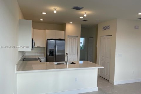 Condominio en alquiler en Doral, Florida, 3 dormitorios, 102.38 m2 № 2011181 - foto 6