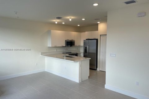 Condominio en alquiler en Doral, Florida, 3 dormitorios, 102.38 m2 № 2011181 - foto 3