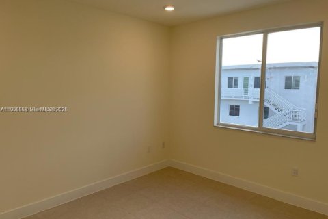 Condominio en alquiler en Doral, Florida, 3 dormitorios, 102.38 m2 № 2011181 - foto 7