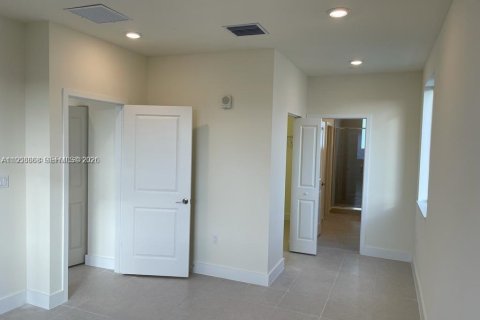 Condominio en alquiler en Doral, Florida, 3 dormitorios, 102.38 m2 № 2011181 - foto 8