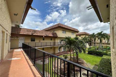 Condominio en venta en Miami, Florida, 1 dormitorio, 74.41 m2 № 2012206 - foto 3