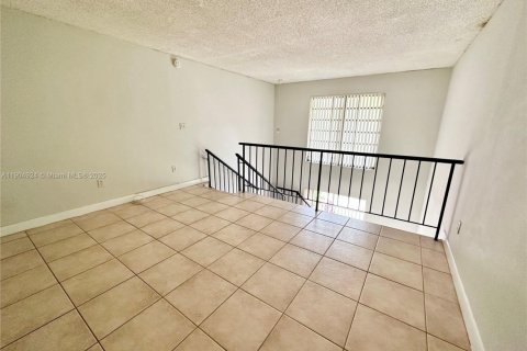 Condominio en venta en Miami, Florida, 1 dormitorio, 74.41 m2 № 2012206 - foto 11