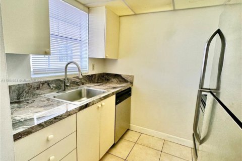 Condominio en venta en Miami, Florida, 1 dormitorio, 74.41 m2 № 2012206 - foto 24