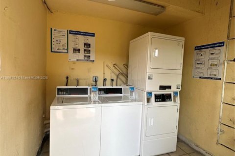 Condominio en venta en Miami, Florida, 1 dormitorio, 74.41 m2 № 2012206 - foto 5