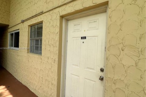 Condominio en venta en Miami, Florida, 1 dormitorio, 74.41 m2 № 2012206 - foto 6