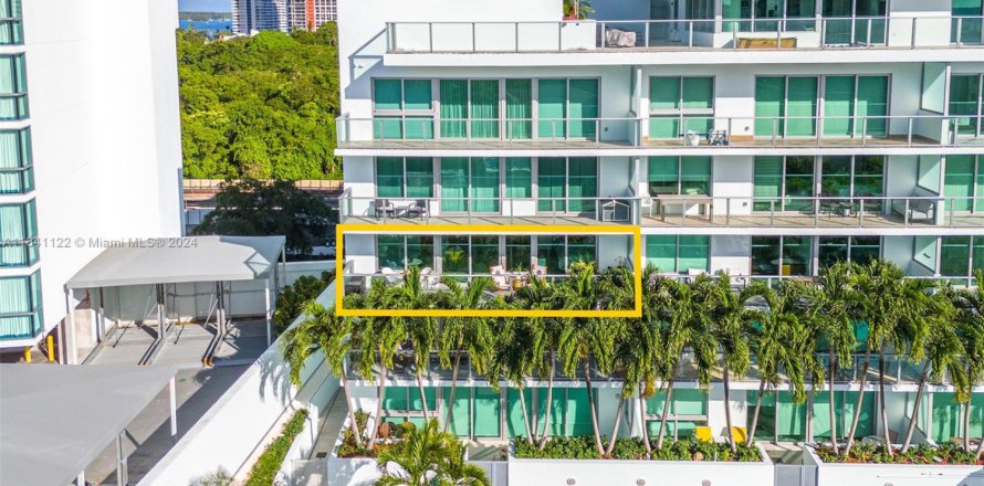 Condominio en Miami, Florida, 2 dormitorios № 1869889