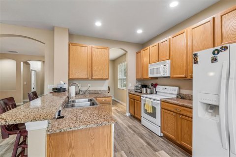 Casa en venta en Spring Hill, Florida, 3 dormitorios, 173.82 m2 № 2230930 - foto 9