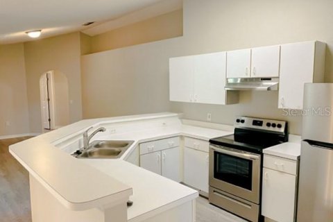 Villa ou maison à vendre à Kissimmee, Floride: 4 chambres, 180.04 m2 № 2427130 - photo 4