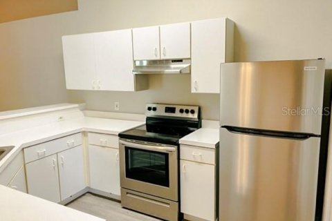Villa ou maison à vendre à Kissimmee, Floride: 4 chambres, 180.04 m2 № 2427130 - photo 6