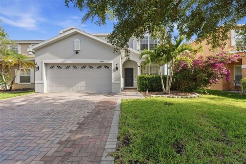 House in Tampa, Florida 5 bedrooms, 246.38 sq.m. № 2226570