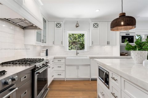 Casa en venta en Coral Gables, Florida, 4 dormitorios, 334.54 m2 № 1943615 - foto 17
