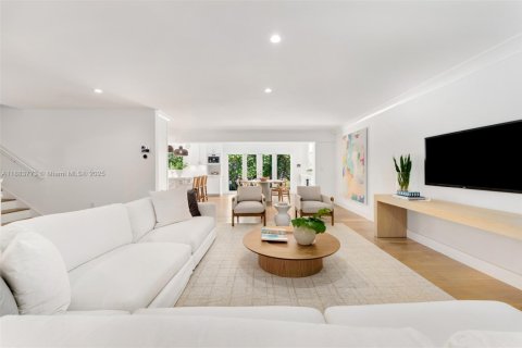 Casa en venta en Coral Gables, Florida, 4 dormitorios, 334.54 m2 № 1943615 - foto 14