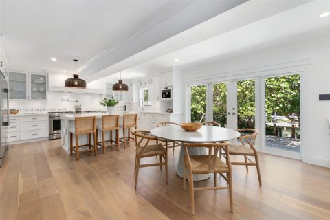 Casa en venta en Coral Gables, Florida, 4 dormitorios, 334.54 m2 № 1943615 - foto 16