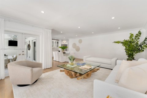 Casa en venta en Coral Gables, Florida, 4 dormitorios, 334.54 m2 № 1943615 - foto 10