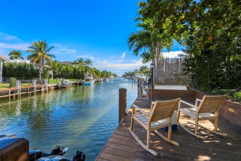 Casa en venta en Coral Gables, Florida, 4 dormitorios, 334.54 m2 № 1943615 - foto 5