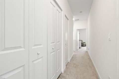 Townhouse in Port St. Lucie, Florida 3 bedrooms, 169.18 sq.m. № 2175770 - photo 22