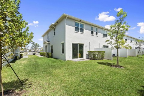 Townhouse in Port St. Lucie, Florida 3 bedrooms, 169.18 sq.m. № 2175770 - photo 29