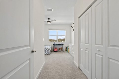 Townhouse in Port St. Lucie, Florida 3 bedrooms, 169.18 sq.m. № 2175770 - photo 23