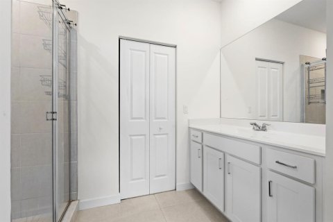 Townhouse in Port St. Lucie, Florida 3 bedrooms, 169.18 sq.m. № 2175770 - photo 20