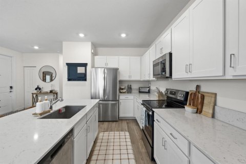 Townhouse in Port St. Lucie, Florida 3 bedrooms, 169.18 sq.m. № 2175770 - photo 12