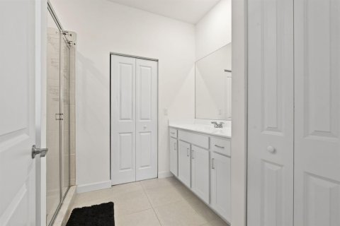 Townhouse in Port St. Lucie, Florida 3 bedrooms, 169.18 sq.m. № 2175770 - photo 19