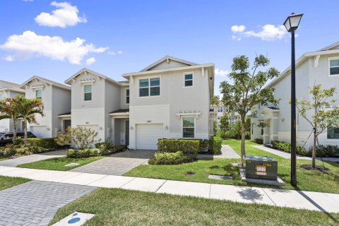Townhouse in Port St. Lucie, Florida 3 bedrooms, 169.18 sq.m. № 2175770 - photo 2