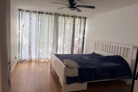 Apartment in Pembroke Pines, Florida 3 bedrooms, 126.25 sq.m. № 2193289 - photo 19