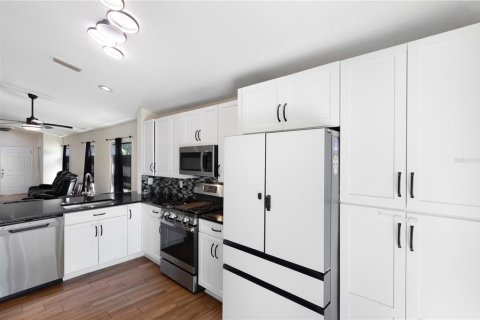 Villa ou maison à vendre à Valrico, Floride: 3 chambres, 124.02 m2 № 1648349 - photo 13