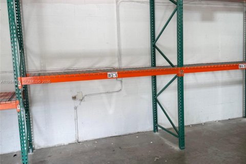 Immobilier commercial à vendre à Medley, Floride № 2049744 - photo 5