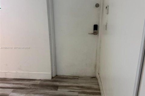 Immobilier commercial à vendre à Medley, Floride № 2049744 - photo 6