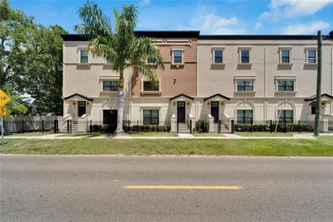 Touwnhouse à louer à Tampa, Floride: 4 chambres, 205.31 m2 № 2398938 - photo 2