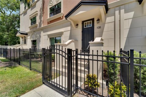 Touwnhouse à louer à Tampa, Floride: 4 chambres, 205.31 m2 № 2398938 - photo 5