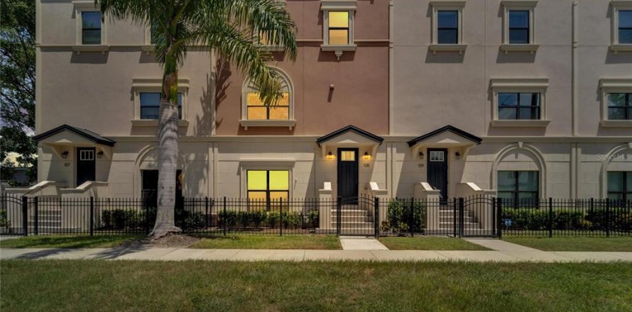 Touwnhouse à Tampa, Floride 4 chambres, 205.31 m2 № 2398938