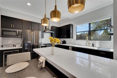 Touwnhouse à louer à Tampa, Floride: 4 chambres, 205.31 m2 № 2398938 - photo 18