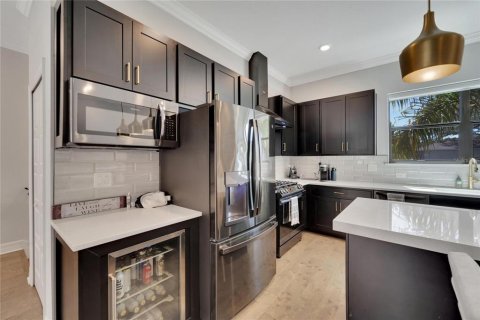Touwnhouse à louer à Tampa, Floride: 4 chambres, 205.31 m2 № 2398938 - photo 24