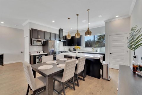 Touwnhouse à louer à Tampa, Floride: 4 chambres, 205.31 m2 № 2398938 - photo 14