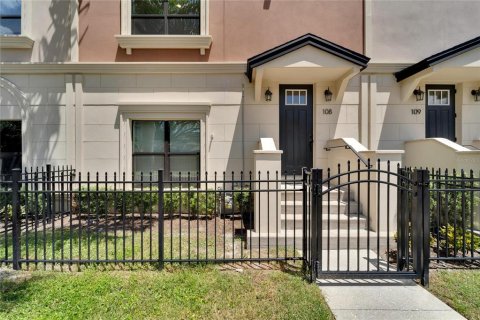 Touwnhouse à louer à Tampa, Floride: 4 chambres, 205.31 m2 № 2398938 - photo 4
