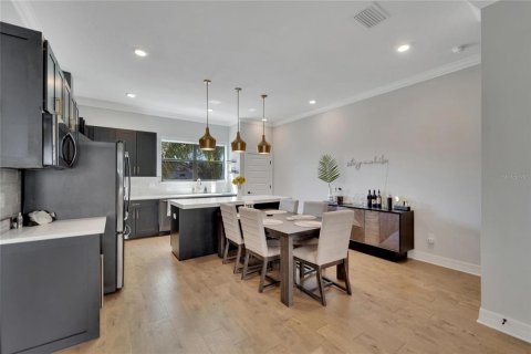 Touwnhouse à louer à Tampa, Floride: 4 chambres, 205.31 m2 № 2398938 - photo 15