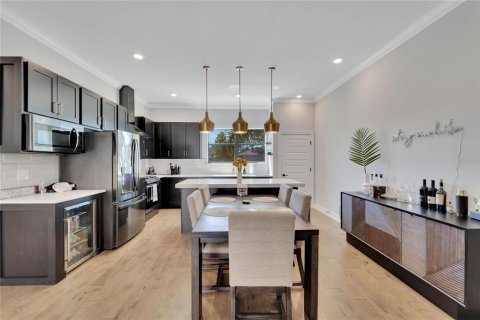 Touwnhouse à louer à Tampa, Floride: 4 chambres, 205.31 m2 № 2398938 - photo 16