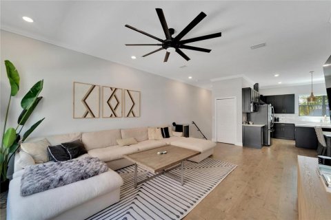 Touwnhouse à louer à Tampa, Floride: 4 chambres, 205.31 m2 № 2398938 - photo 12