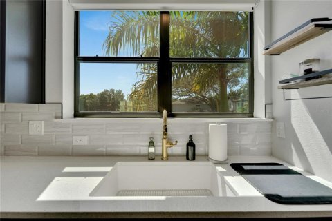 Touwnhouse à louer à Tampa, Floride: 4 chambres, 205.31 m2 № 2398938 - photo 20
