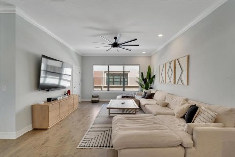 Touwnhouse à louer à Tampa, Floride: 4 chambres, 205.31 m2 № 2398938 - photo 10