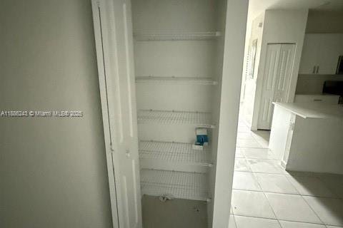 Touwnhouse à louer à Miami, Floride: 4 chambres, 173.91 m2 № 1933248 - photo 13