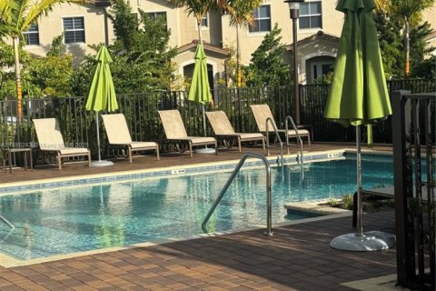 Touwnhouse à louer à Miami, Floride: 4 chambres, 173.91 m2 № 1933248 - photo 29