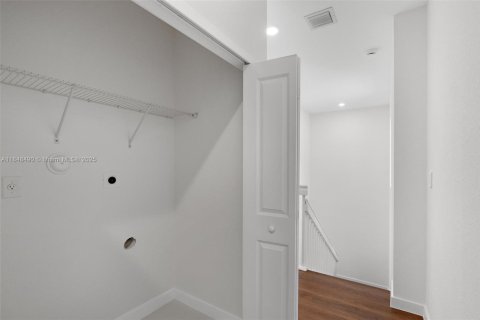 Copropriété à vendre à Miami-Dade, Floride: 5 chambres, 212.93 m2 № 1854911 - photo 25