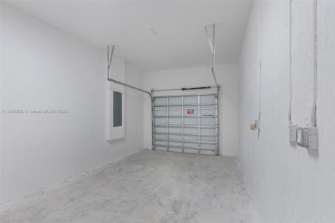 Copropriété à vendre à Miami-Dade, Floride: 5 chambres, 212.93 m2 № 1854911 - photo 30
