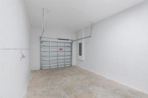 Copropriété à vendre à Miami-Dade, Floride: 5 chambres, 212.93 m2 № 1854911 - photo 4