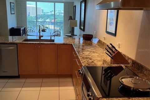 Condominio en alquiler en Sarasota, Florida, 2 dormitorios, 132.29 m2 № 1909406 - foto 6